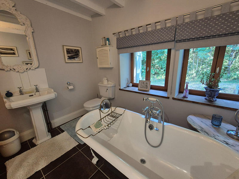 Maison - 265 m² - 9 pièces