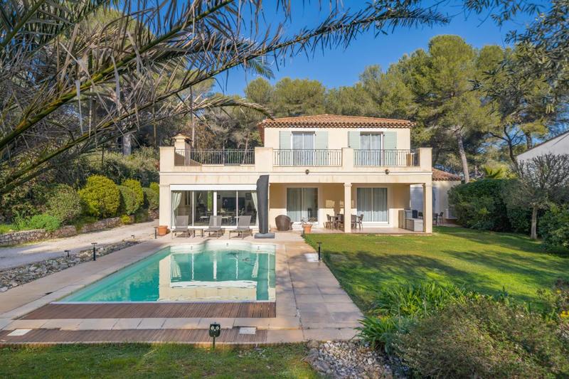 Villa - 190 m² - 4 pièces