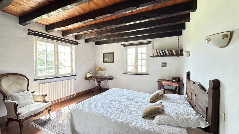 Maison - 210 m² - 8 pièces