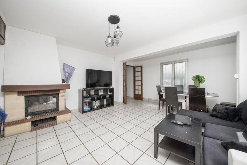 Maison - 110 m² - 6 pièces