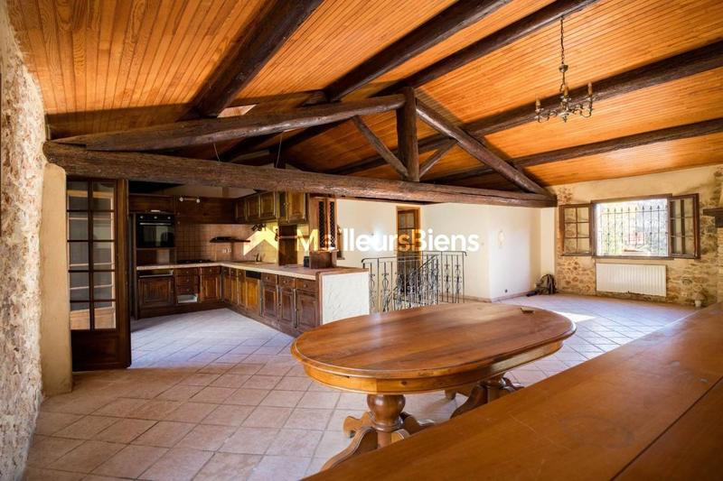 Propriété - 247 m² - 9 pièces