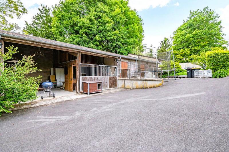 Propriété - 550 m² - 17 pièces