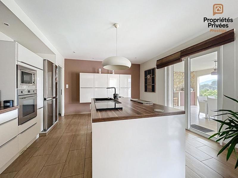 Villa - 205 m² - 5 pièces