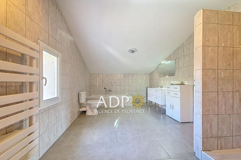 Appartement - 142 m² - 6 pièces