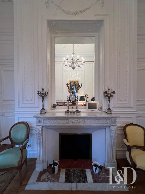 Maison - 710 m² - 15 pièces