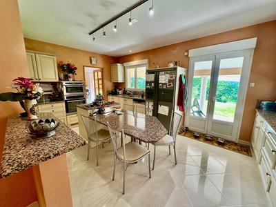 Villa - 335 m² - 11 pièces