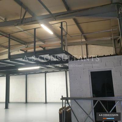 Local d'activité / Entrepôt - 575 m²
