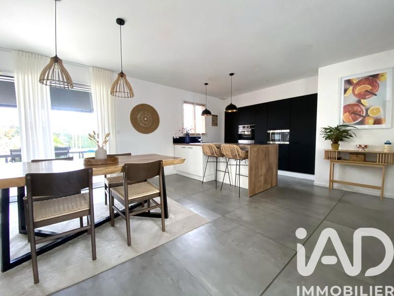 Maison - 136 m² - 5 pièces