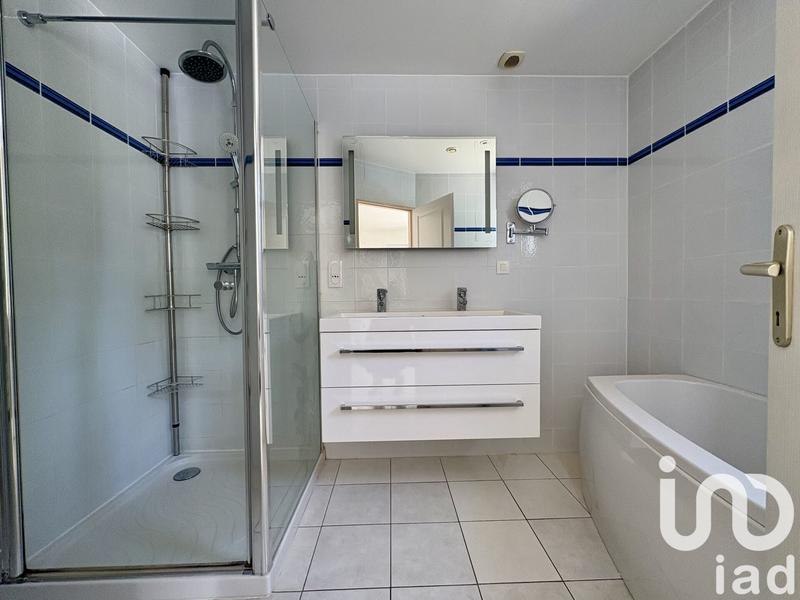 Maison - 225 m² - 9 pièces