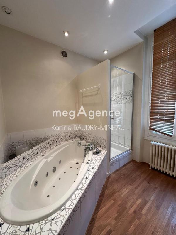 Maison - 167 m² - 9 pièces