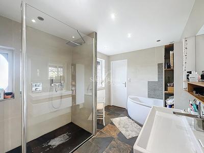 Maison - 167 m² - 6 pièces