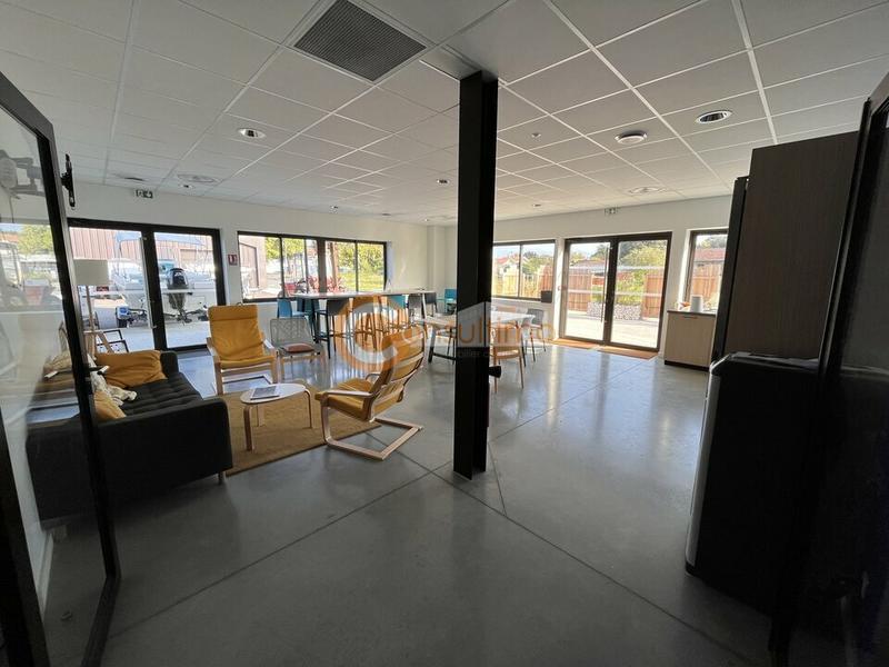 Local d'activité / Entrepôt - 1 550 m²