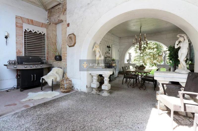 Maison - 600 m² - 15 pièces