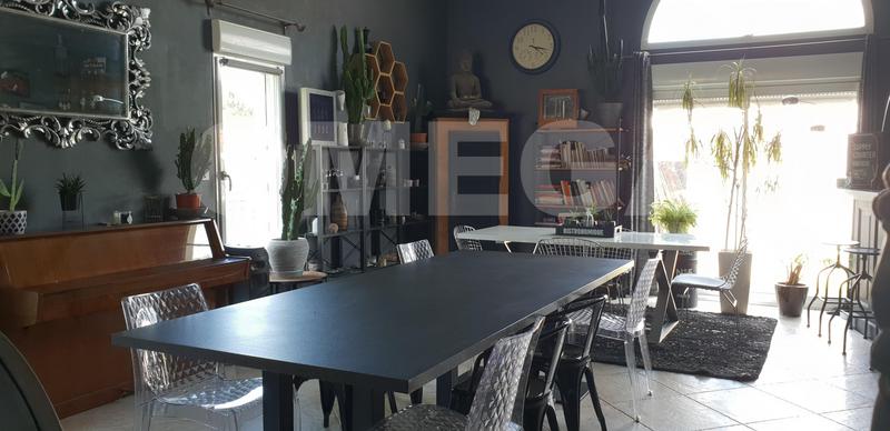 Maison - 470 m² - 16 pièces