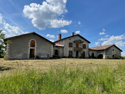 Maison - 300 m² - 12 pièces