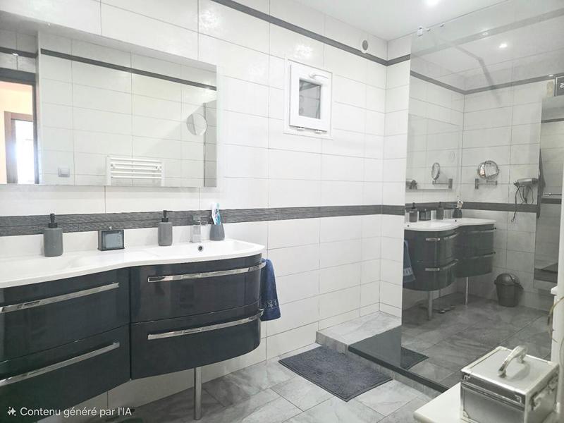 Maison - 262 m² - 9 pièces