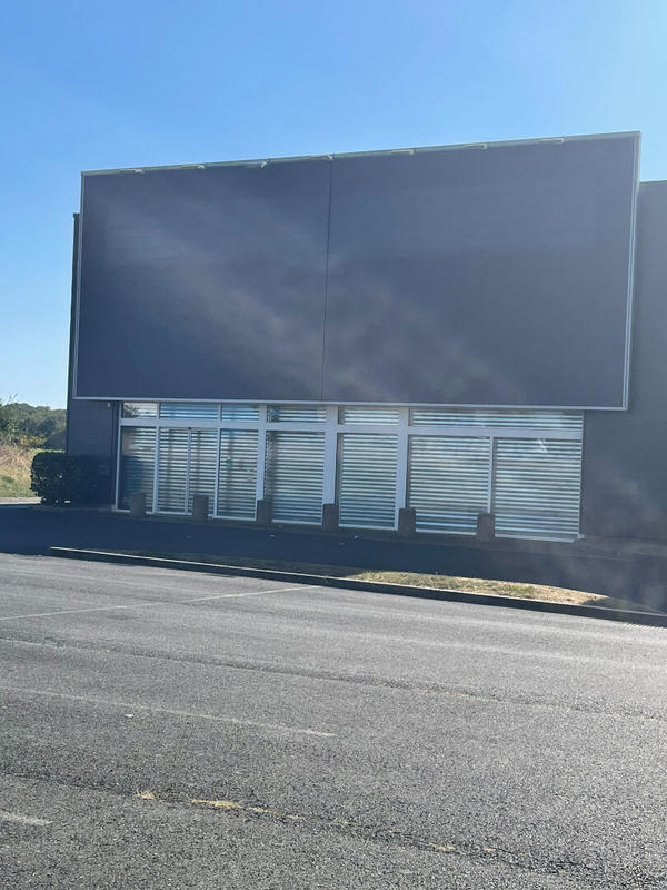 Local commercial - 853 m²