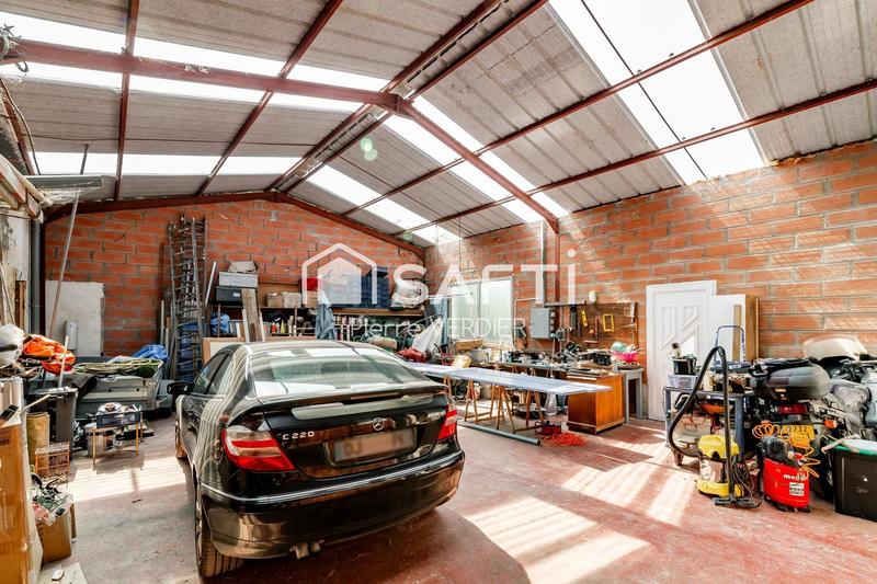 Maison - 250 m² - 8 pièces