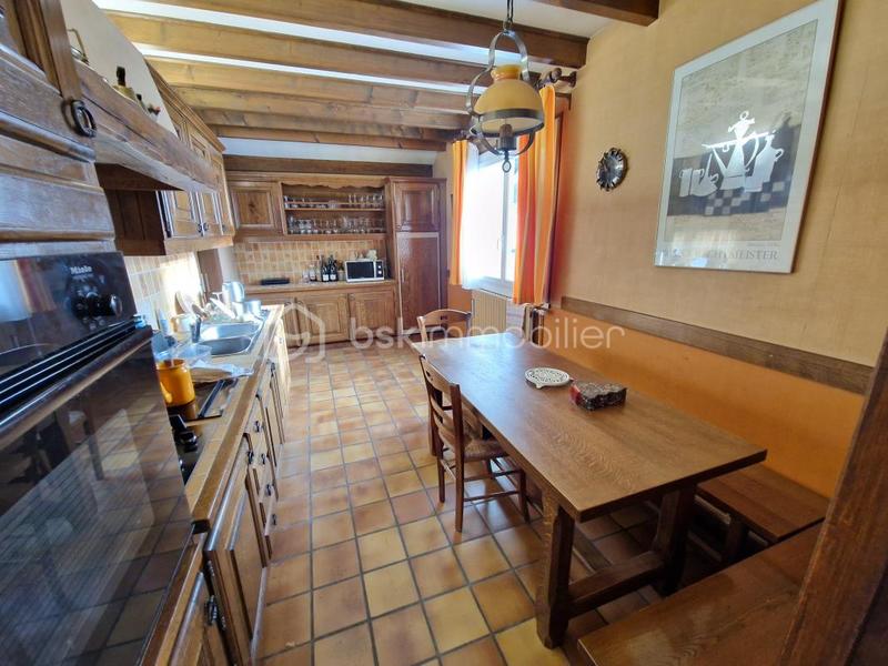 Maison - 249 m² - 12 pièces