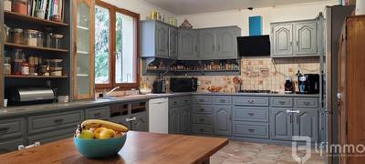 Maison - 200 m² - 7 pièces