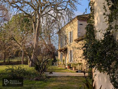 Propriété - 248 m² - 10 pièces