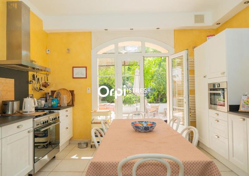 Maison - 260 m² - 5 pièces