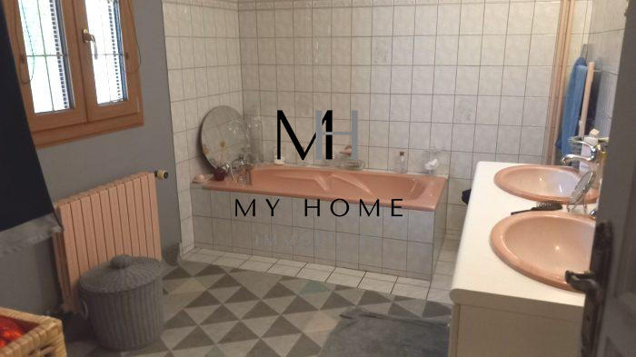 Maison - 141 m² - 5 pièces