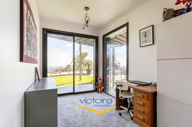 Maison - 183 m² - 5 pièces