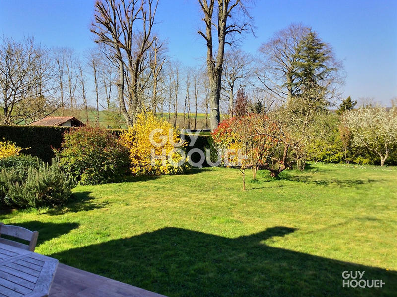 Maison - 220 m² - 9 pièces