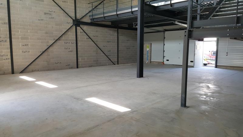 Bureau - 273 m² - 1 pièce