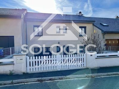 Maison - 110 m² - 8 pièces