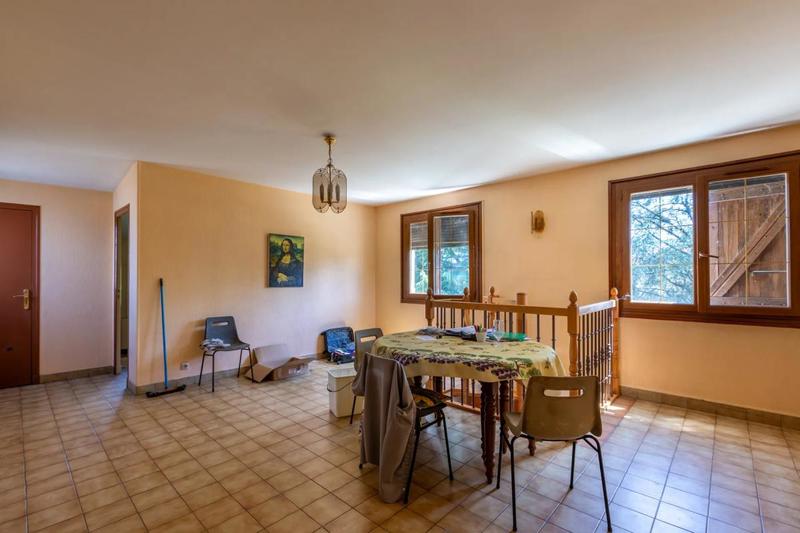 Maison - 215 m² - 9 pièces
