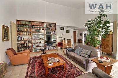 Maison - 220 m² - 8 pièces