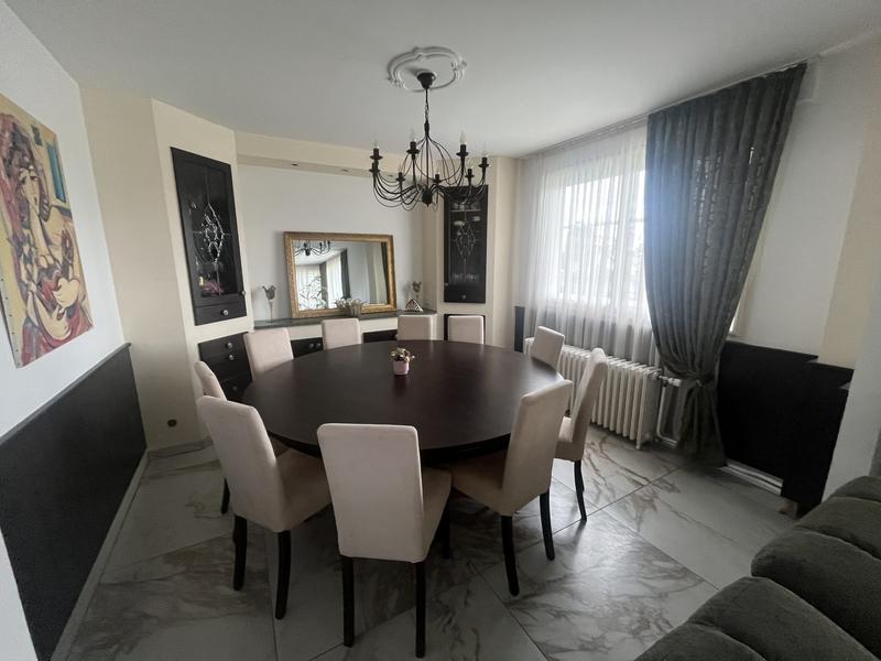 Villa - 250 m² - 5 pièces