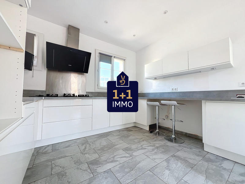 Maison traditionnelle - 107 m² - 6 pièces