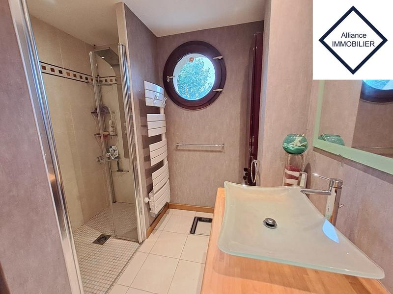 Maison - 161 m² - 11 pièces