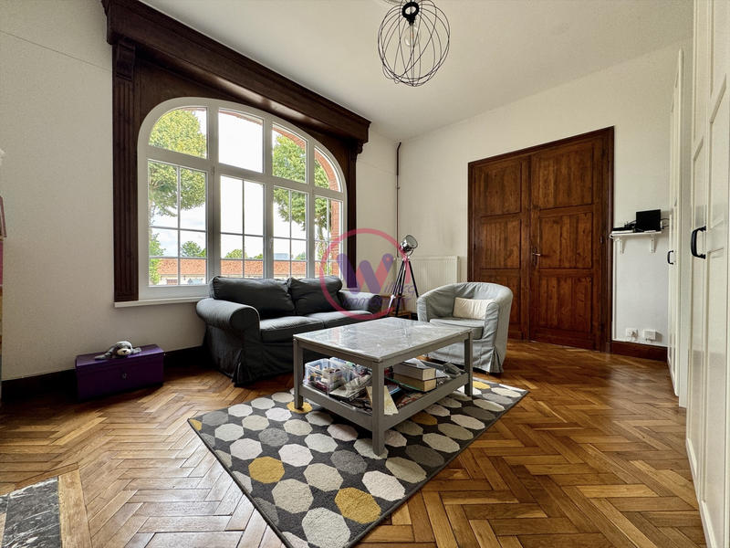 Maison - 237 m² - 7 pièces