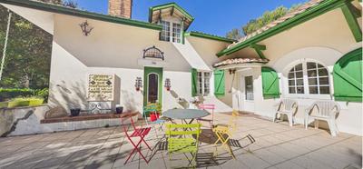 Propriété - 500 m² - 22 pièces