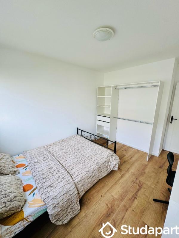 Chambre - 12 m² - 1 pièce