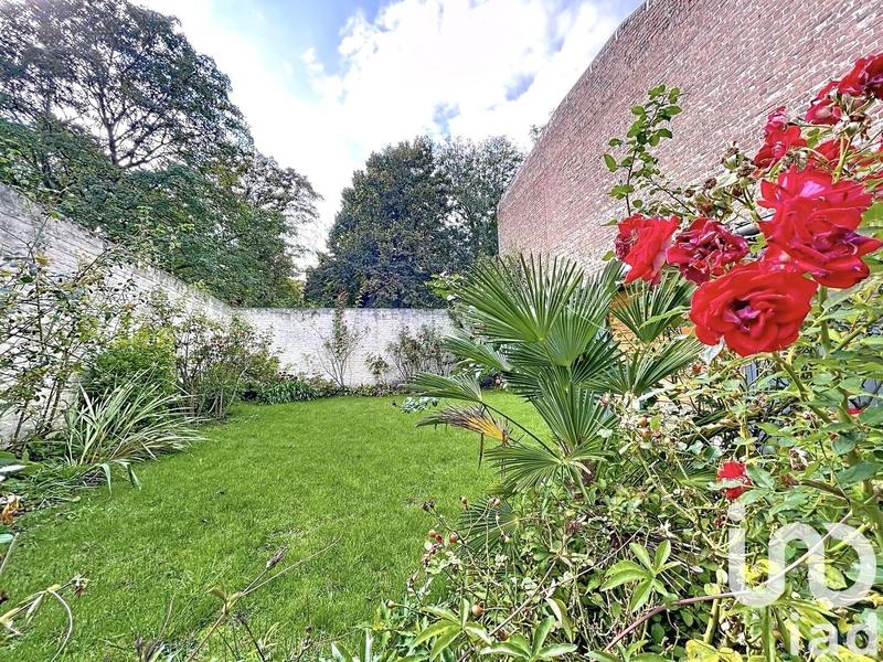 Maison - 242 m² - 8 pièces