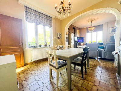 Maison - 162 m² - 7 pièces