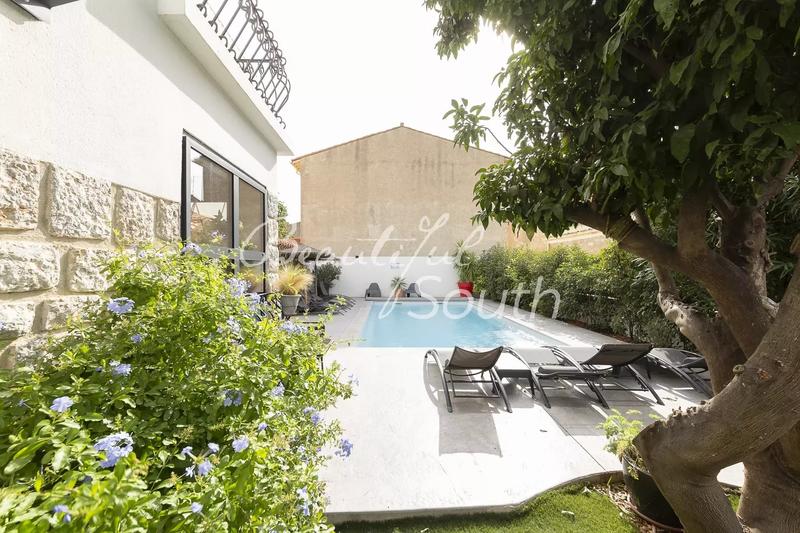 Maison chambre d'hôtes - 305 m² - 8 pièces