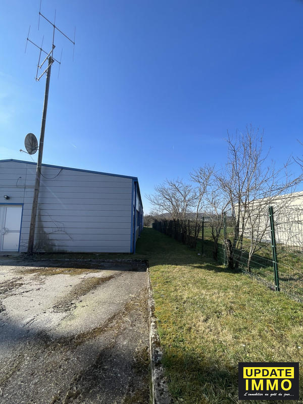 Entrepôt - 4 679 m²