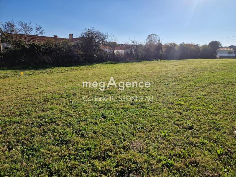 Terrain constructible - 932 m²