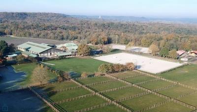 Haras - 700 m² - 26 pièces