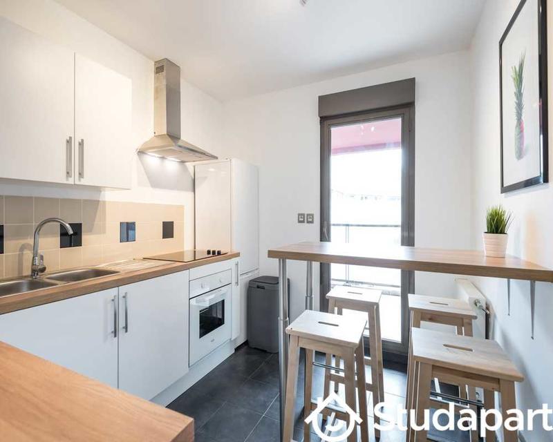 Chambre - 90 m² - 1 pièce