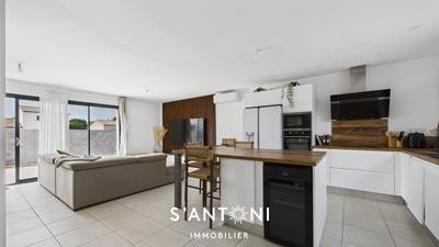 Maison - 97 m² - 4 pièces