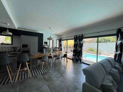 Maison - 140 m² - 6 pièces