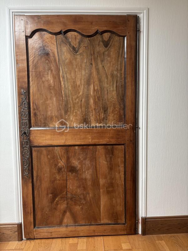 Demeure - 250 m² - 7 pièces