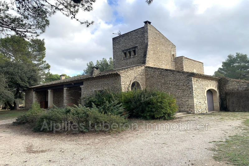 Maison - 237 m² - 8 pièces